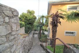 OPATIJA- stan 100 m2 sa garažom, okućnicom, pogledom na more, Opatija, Διαμέρισμα