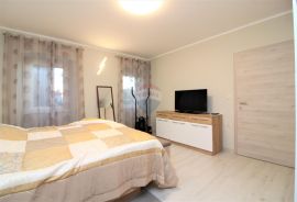 RIJEKA, BELVEDER- kompletno adaptirana kuća prizemnica 90 m2 sa vrtom, parkingom, pogledom na more, Rijeka, House