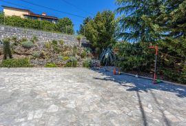 OPATIJA, POBRI- kuća 170 m2 s bazenom, garažom i pogledom na more, Opatija - Okolica, Σπίτι