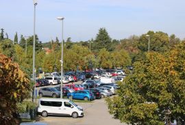 Poreč, centar - Najam djela poslovnog prostora, atraktivna lokacija, Poreč, Εμπορικά ακίνητα