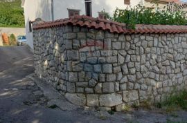 Bribir, N.Vinodolski, Renovirana kuća s dvorištem 300 m od centra, Vinodolska Općina, House