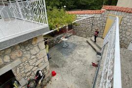 Bribir, N.Vinodolski, Renovirana kuća s dvorištem 300 m od centra, Vinodolska Općina, Casa