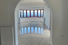 OPATIJA - PROSTRANI STAN 156 m2 NA PRVOM KATU, Opatija, Flat