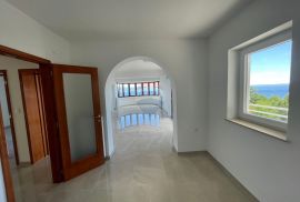 OPATIJA - PROSTRANI STAN 156 m2 NA PRVOM KATU, Opatija, Flat