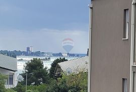 Istra, Umag, Zambratija, komforni stan na prvom katu sa garažom i panoramskim pogledom na more i grad, Umag, Stan