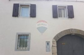 Vižinada - renovirana istarska kamena kuća u nizu, Vižinada, Casa