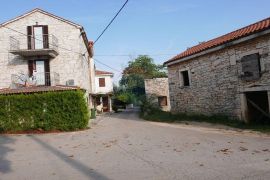 Kamena kuća u blizini naselja kod Kaštela, Buje, House