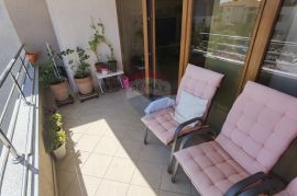 PULA, STAN 190 m2 + apartman 60m2, Pula, Appartment