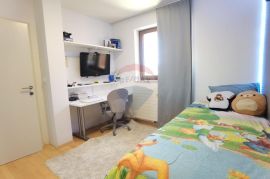 PULA, STAN 190 m2 + apartman 60m2, Pula, Appartamento