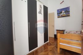 ČETVEROSOBAN STAN U CENTRU PULE, Pula, Apartamento