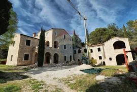 Istra, Kanfanar, velika kamena kuća u rohbau fazi, Kanfanar, Maison