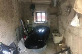 Otok Krk, Dobrinj, autohtona samostojeća kuća, 150 m2, s pogledom na more, Dobrinj, Casa