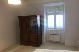 Otok Krk, Dobrinj, autohtona samostojeća kuća, 150 m2, s pogledom na more, Dobrinj, Maison