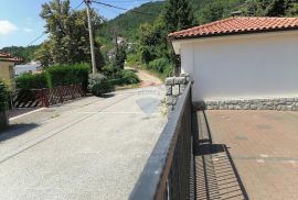 Okolica Matulja,Bregi,obiteljska stambena kuća s više stanova, Matulji, Casa