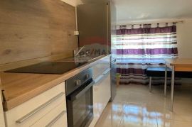 Poreč, okolica, apartmanska kuća s pogledom na more, Poreč, Дом