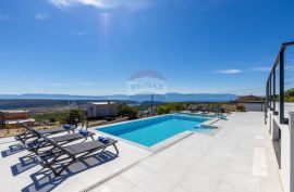 Crikvenica, Šmrika kuća 240m2 sa panoramskim pogledom na more, Kraljevica, House