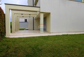 Rovinj,prizemlje 130m2+vrt+parking, Rovinj, Διαμέρισμα