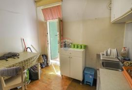 ROVINJ - Stan s terasom u starom gradu 62m2 + ostava 19 m2, Rovinj, Appartement