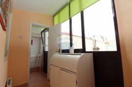 RIJEKA, CENTAR - stan 2S+DB, površine 73 m2, Rijeka, Wohnung