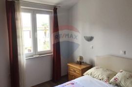 Otok Krk,Sveti Vid,kuća katnica u nizu,prekrasan pogled na more,100m2, Malinska-Dubašnica, House