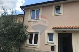 Otok Krk,Sveti Vid,kuća katnica u nizu,prekrasan pogled na more,100m2, Malinska-Dubašnica, Casa