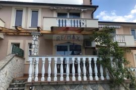 Otok Krk,Sveti Vid,kuća katnica u nizu,prekrasan pogled na more,100m2, Malinska-Dubašnica, House