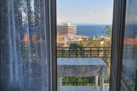 OPATIJA- stan 55 m2, balkon, pogled na more, 350 m od mora, Opatija, شقة