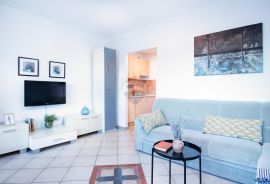 OPATIJA, Centar - Etaža Ville sa 4 apartmana sa prekrasnim pogledom i parkingom, Opatija, Stan