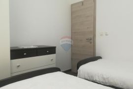 KASTAV, Rubeši - lijepo namješten stan 2S+DB sa okućnicom 400M2, Kastav, Wohnung