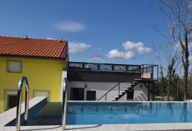 Bribir, Novi Vinodolski, Kuća s bazenom, okućnicom i krovnom terasom sa jacuzzijem, Vinodolska Općina, Famiglia