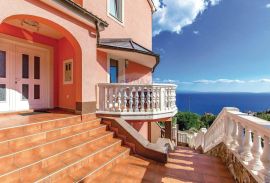 Opatija - klasična villa s okućnicom i bazenom, Opatija, Kuća