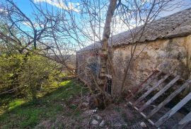 Kukuljanovo - samostojeća starina s okućnicom i otvorenim pogledom, Bakar, Haus