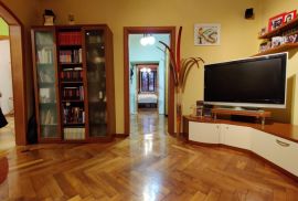 RIJEKA, KORZO - stan 4S KL, površine 124 m2, Rijeka, Apartamento