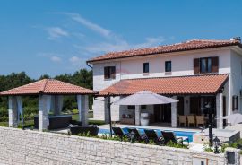 ISTRA, VIŠNJAN ELEGANTNA DIZAJNERSKA VILLA S BAZENOM I WELLNESOM, 210m2, Višnjan, Casa