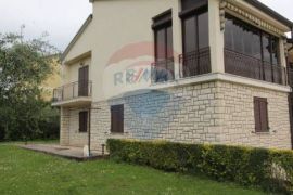 Poreč - okolica, samostojeća kuća s okućnicom od 1400m2, Poreč, Haus