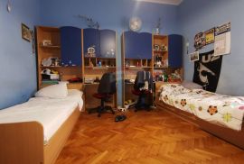 RIJEKA,CENTAR: 4 KL STAN U CENTRU GRADA, Rijeka, Flat