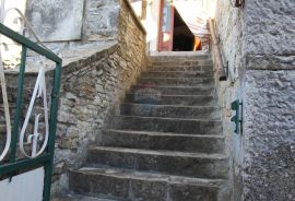 Motovun okolica, autohtona kuća s pogledom na Motovun, Motovun, بيت