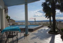 CRIKVENICA, Vila s bazenom, apartmanima i panoramskim pogledom na more, Crikvenica, Ev