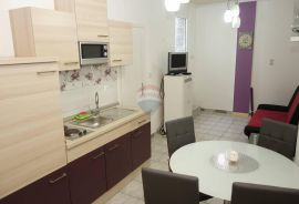 CRIKVENICA, Vila s bazenom, apartmanima i panoramskim pogledom na more, Crikvenica, Дом