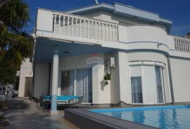 CRIKVENICA, Vila s bazenom, apartmanima i panoramskim pogledom na more, Crikvenica, Дом