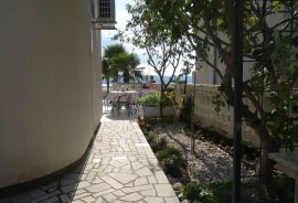 CRIKVENICA, Vila s bazenom, apartmanima i panoramskim pogledom na more, Crikvenica, Kuća