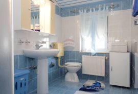 CRIKVENICA, Vila s bazenom, apartmanima i panoramskim pogledom na more, Crikvenica, Σπίτι