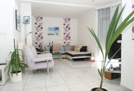 CRIKVENICA, Vila s bazenom, apartmanima i panoramskim pogledom na more, Crikvenica, Σπίτι