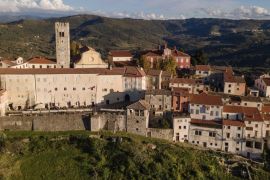 Motovun, kamena kuća s lijepim pogledom, Motovun, House