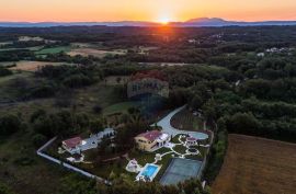 Istra,Pazin-Velebno imanje za ljubitelje mira i prirodne ljepote središnje Istre, Pazin - Okolica, Kuća