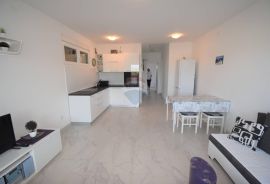 Novi Vinodolski, Povile, Etaža kuće-116m2 s 2 stana blizu mora, Novi Vinodolski, Appartment