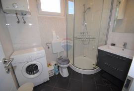 Novi Vinodolski, Povile, Etaža kuće-116m2 s 2 stana blizu mora, Novi Vinodolski, Appartement