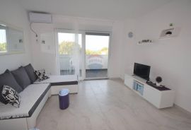 Novi Vinodolski, Povile, Etaža kuće-116m2 s 2 stana blizu mora, Novi Vinodolski, Flat