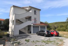 Novi Vinodolski, Povile, Etaža kuće-116m2 s 2 stana blizu mora, Novi Vinodolski, Appartement