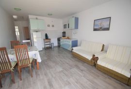 Novi Vinodolski, Povile, Etaža kuće-116m2 s 2 stana blizu mora, Novi Vinodolski, Flat